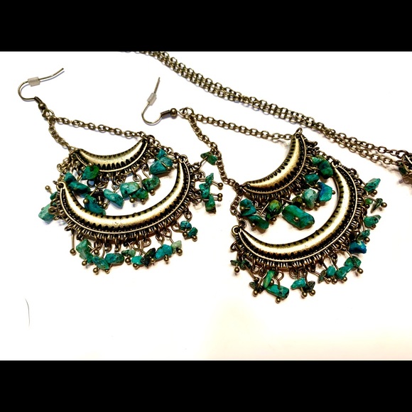🎉2/$10! BOLD statement piece jewelry set! - Picture 3 of 5